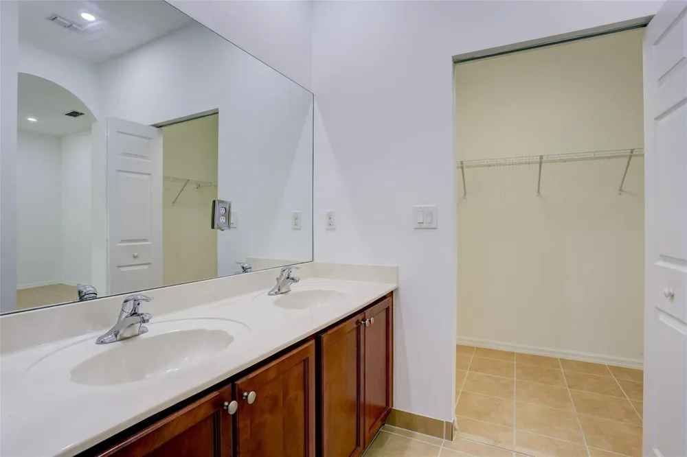 2851 W Prospect Road #305 Tamarac, FL 33309