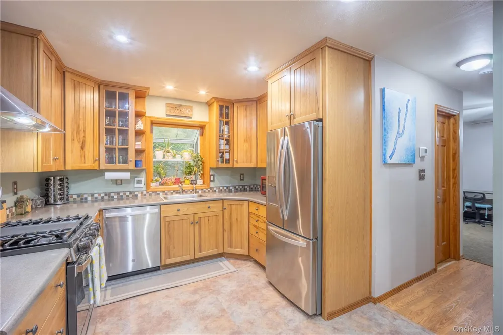 22 Hemlock Court Fishkill, NY 12524