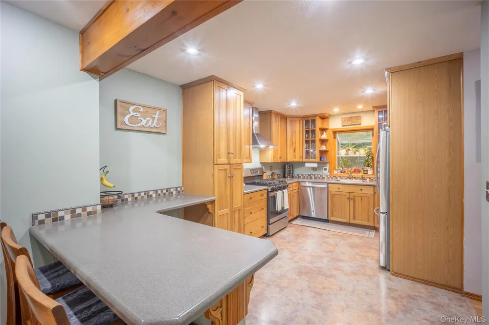 22 Hemlock Court Fishkill, NY 12524