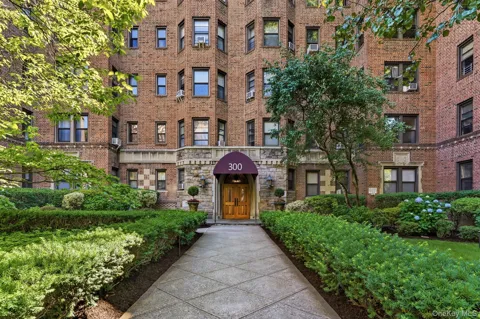 300 Main Street #6B