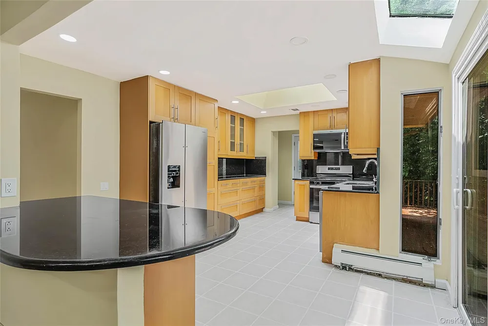 15 Dix Circle Dix Hills, NY 11746