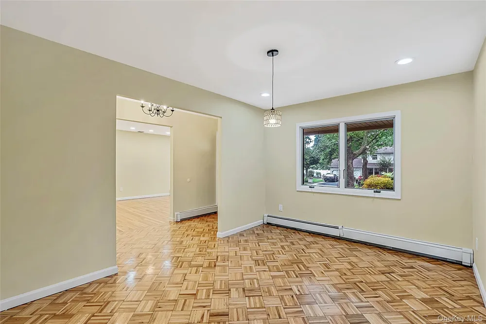 15 Dix Circle Dix Hills, NY 11746