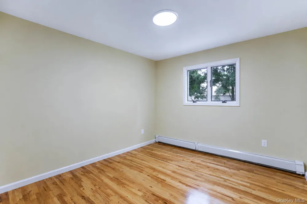 15 Dix Circle Dix Hills, NY 11746