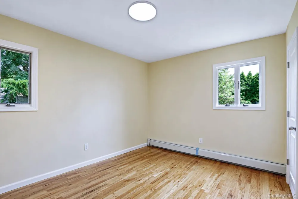 15 Dix Circle Dix Hills, NY 11746