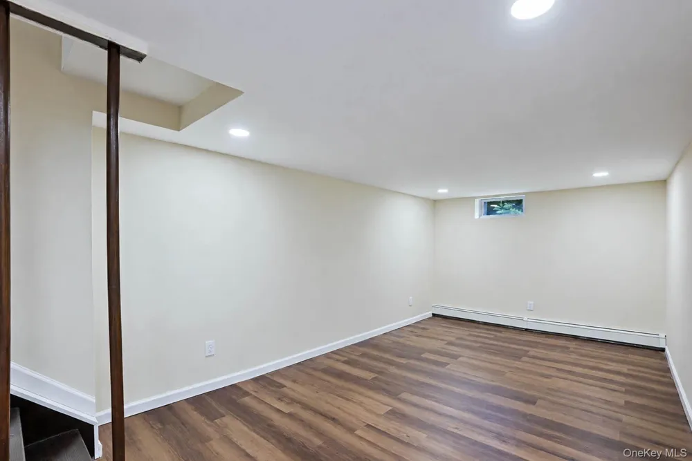 15 Dix Circle Dix Hills, NY 11746