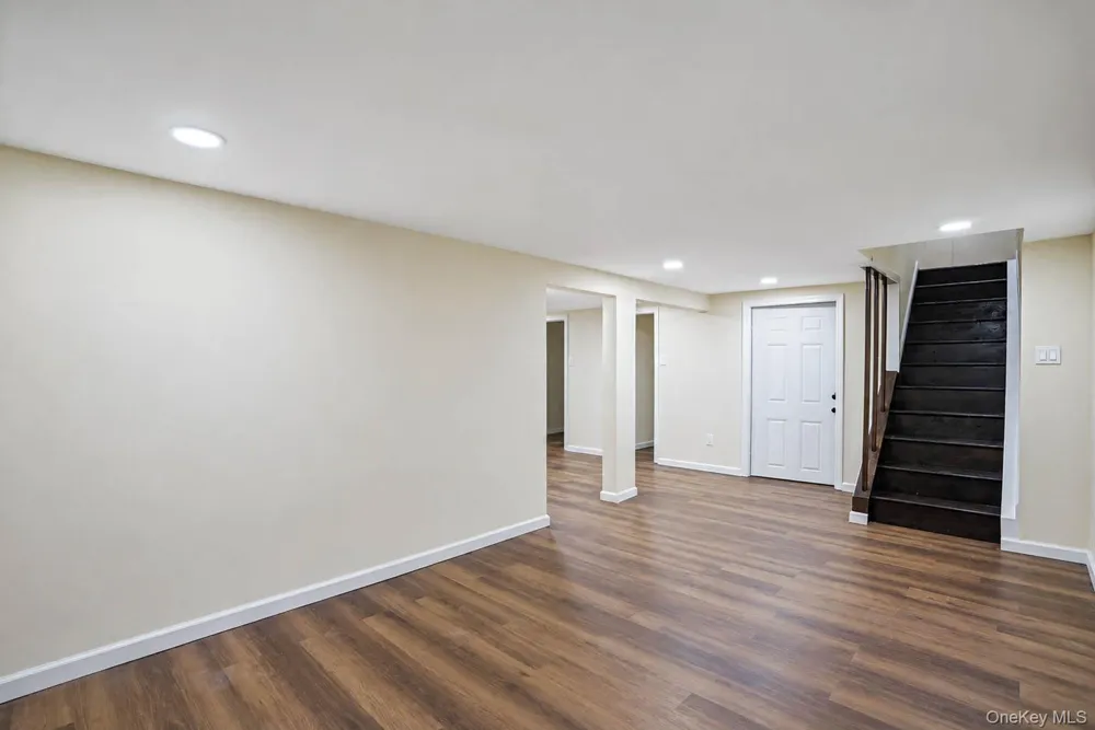 15 Dix Circle Dix Hills, NY 11746
