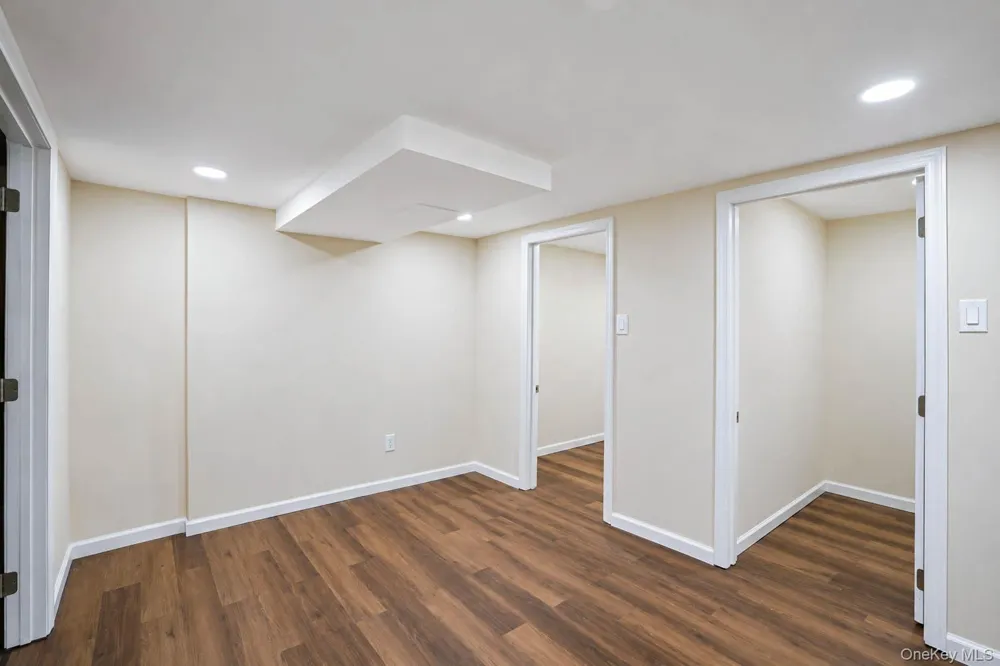 15 Dix Circle Dix Hills, NY 11746
