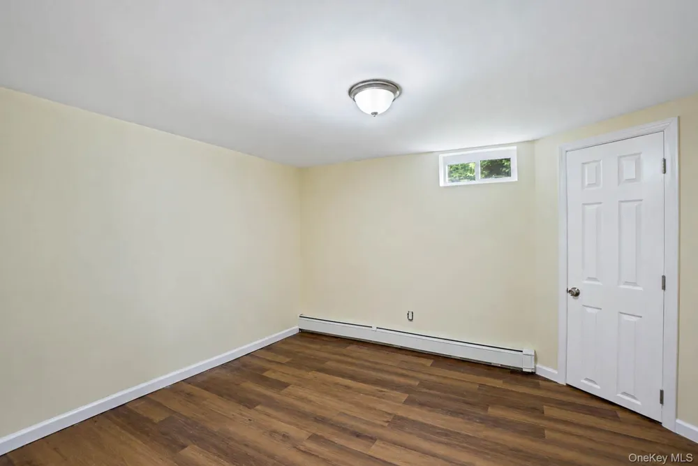 15 Dix Circle Dix Hills, NY 11746