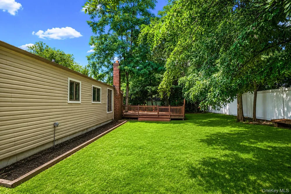 15 Dix Circle Dix Hills, NY 11746