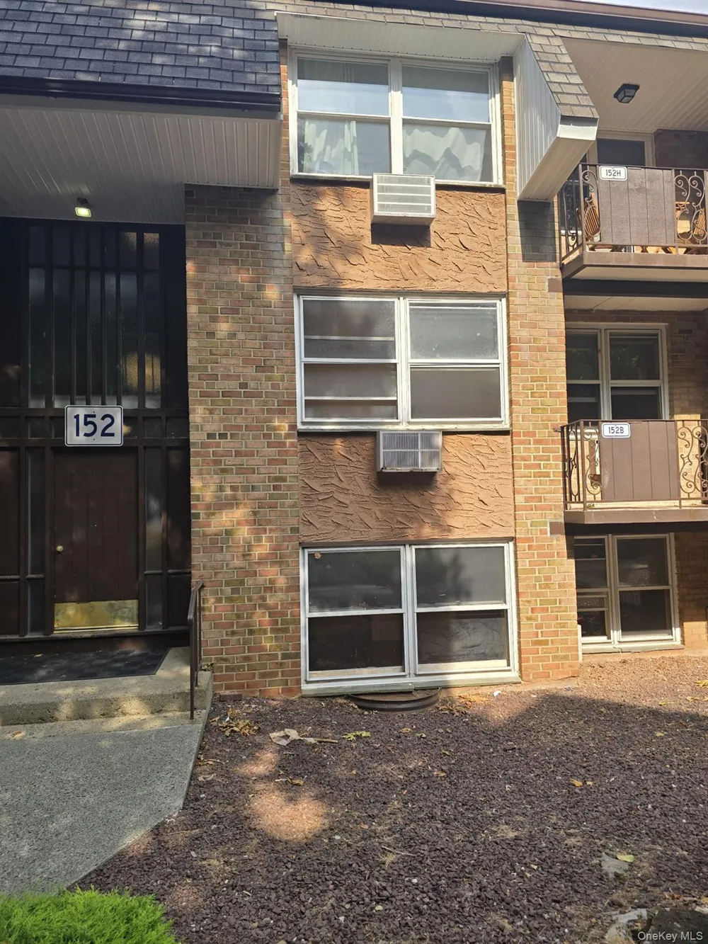 152 Kearsing Parkway #B Monsey, NY 10952