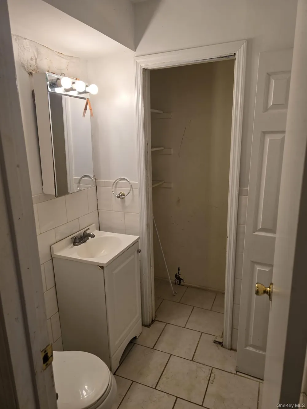 152 Kearsing Parkway #B Monsey, NY 10952