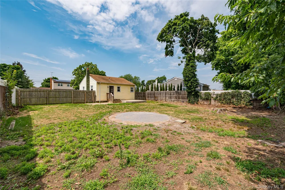 123 Cherubina Lane North Babylon, NY 11703