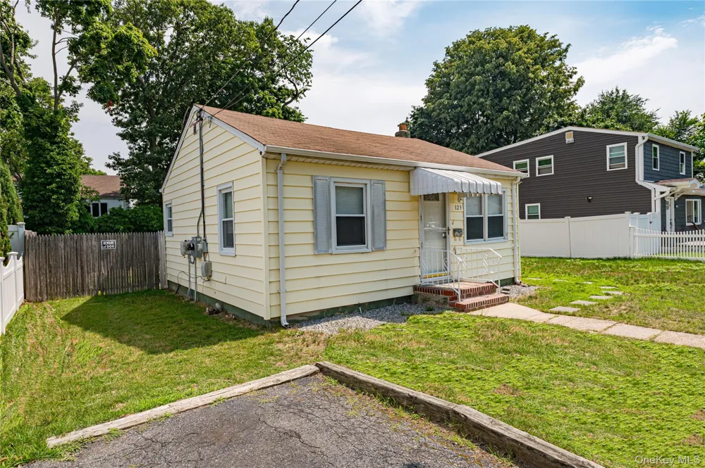 123 Cherubina Lane North Babylon, NY 11703