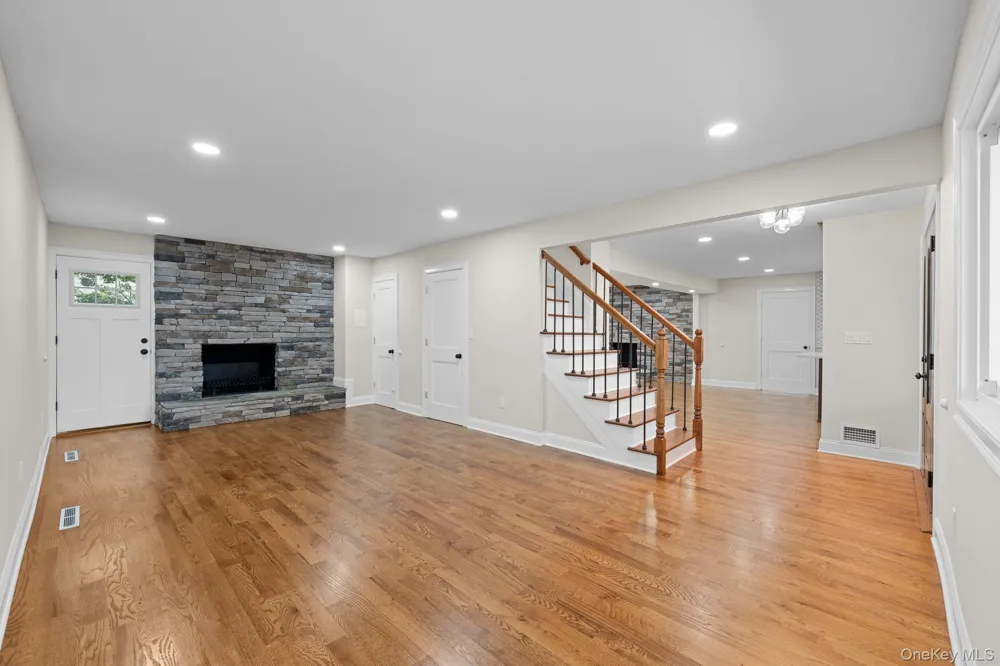 1 Greg Lane East Northport, NY 11731
