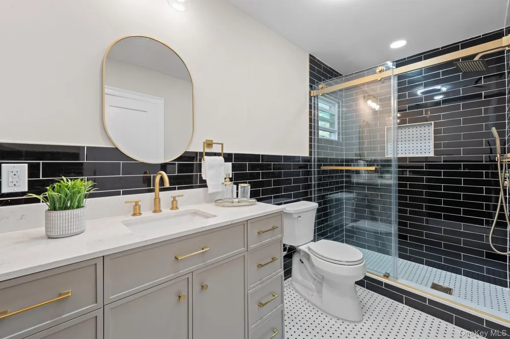 1 Greg Lane East Northport, NY 11731