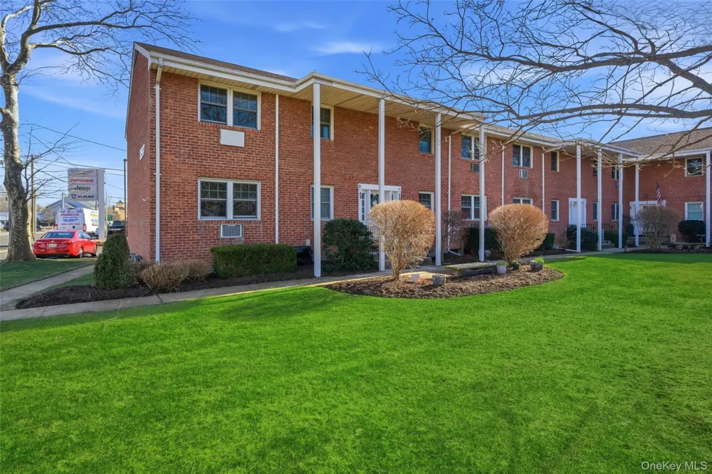 297 Merrick Road #D 1 Amityville, NY 11701