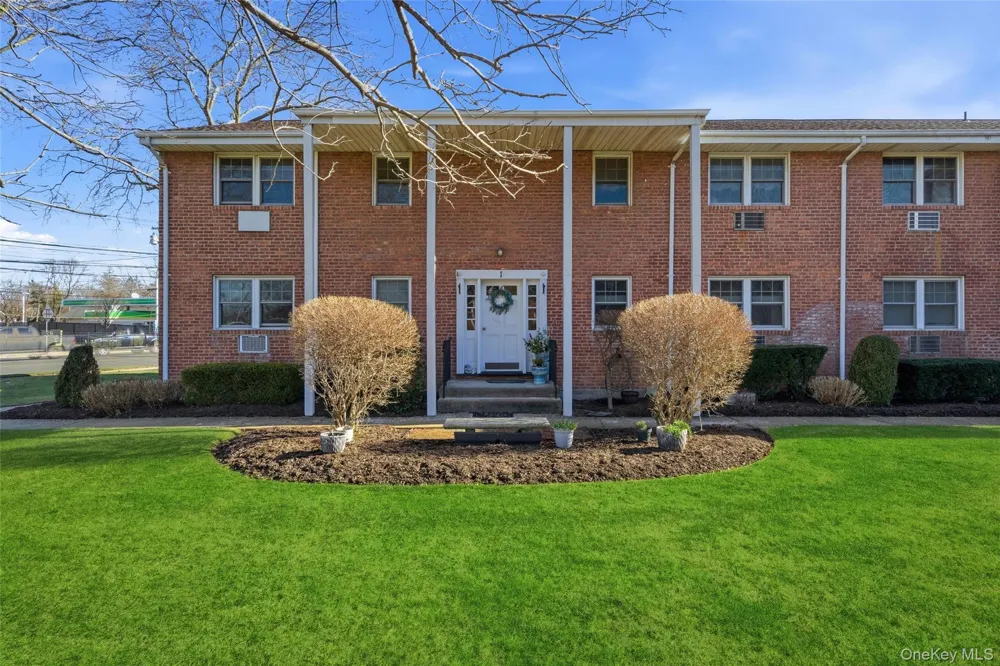 297 Merrick Road #D 1 Amityville, NY 11701