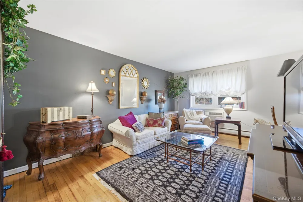 297 Merrick Road #D 1 Amityville, NY 11701