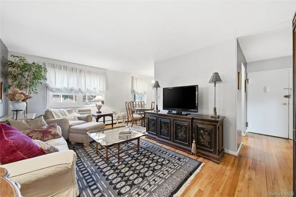 297 Merrick Road #D 1 Amityville, NY 11701