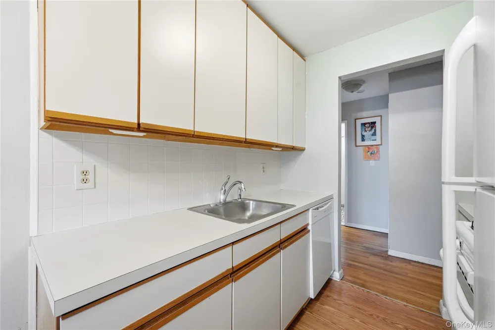 297 Merrick Road #D 1 Amityville, NY 11701