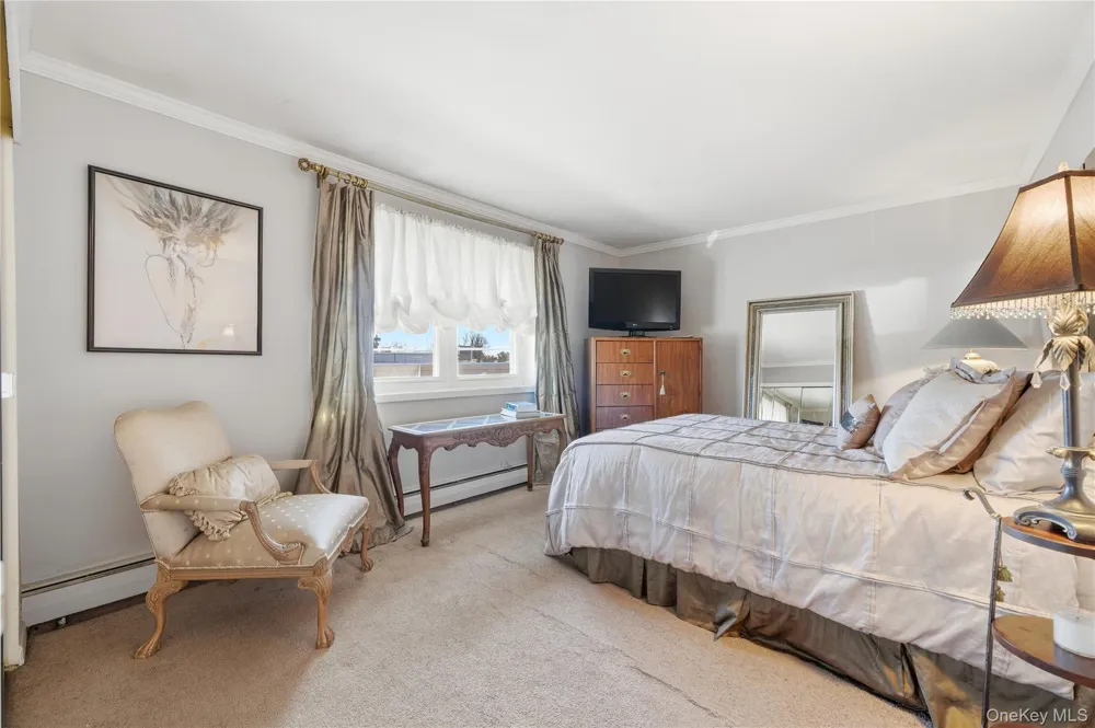 297 Merrick Road #D 1 Amityville, NY 11701