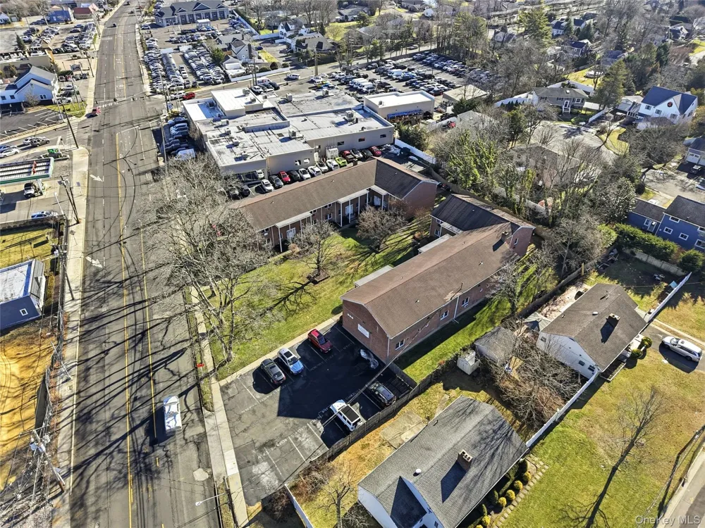 297 Merrick Road #D 1 Amityville, NY 11701