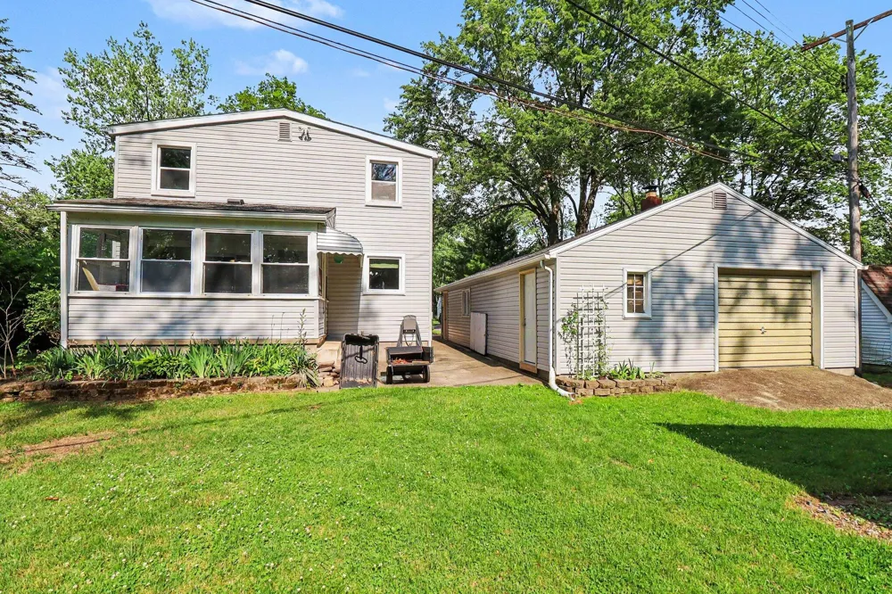 10624 Borgman Avenue Belleville, MI 48111