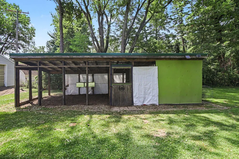 10624 Borgman Avenue Belleville, MI 48111