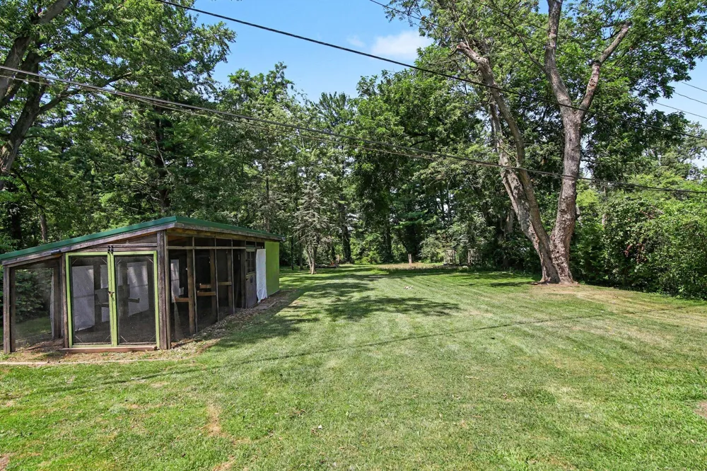 10624 Borgman Avenue Belleville, MI 48111