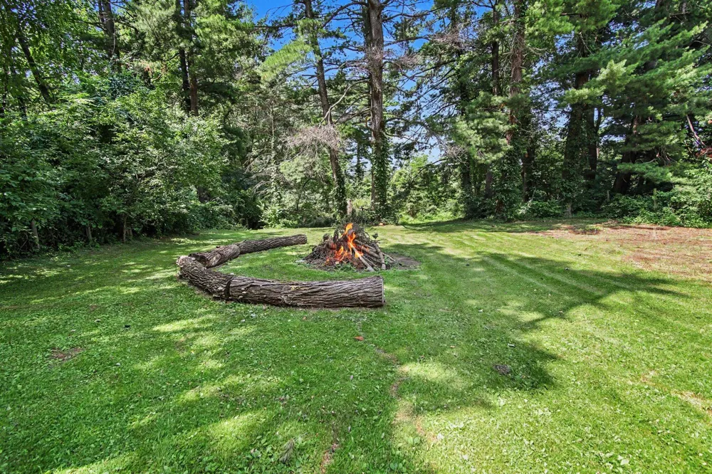10624 Borgman Avenue Belleville, MI 48111