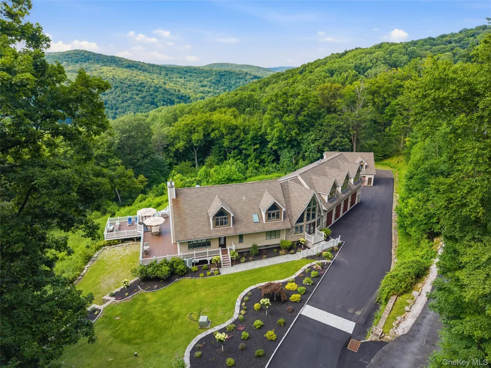 39 Julia Court Mahopac, NY 10541