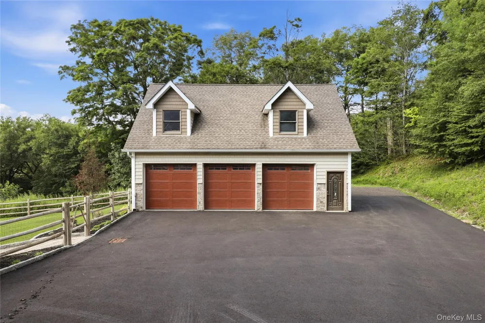39 Julia Court Mahopac, NY 10541