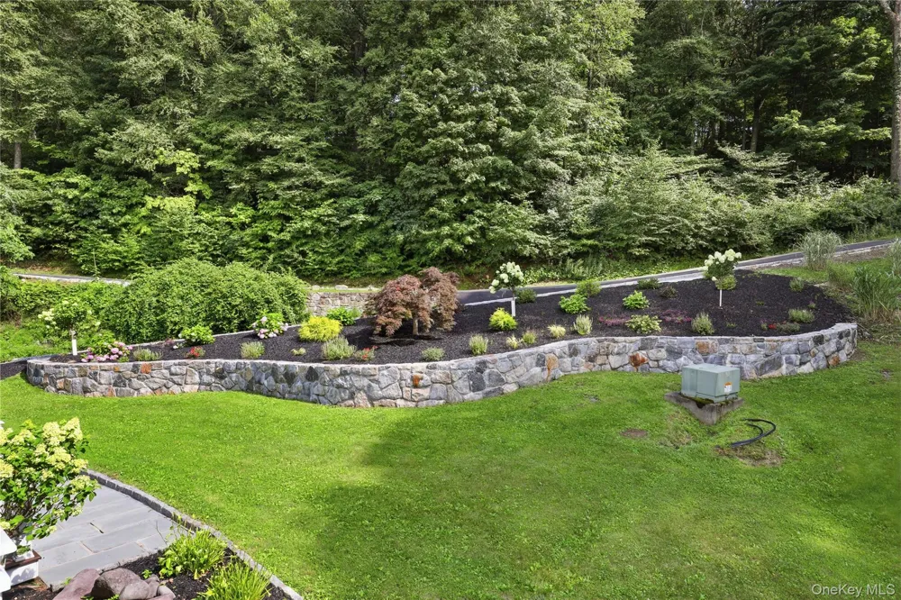 39 Julia Court Mahopac, NY 10541