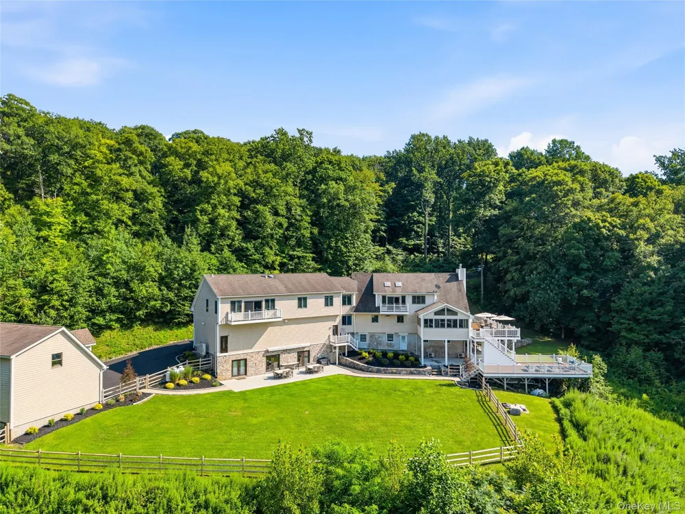39 Julia Court Mahopac, NY 10541