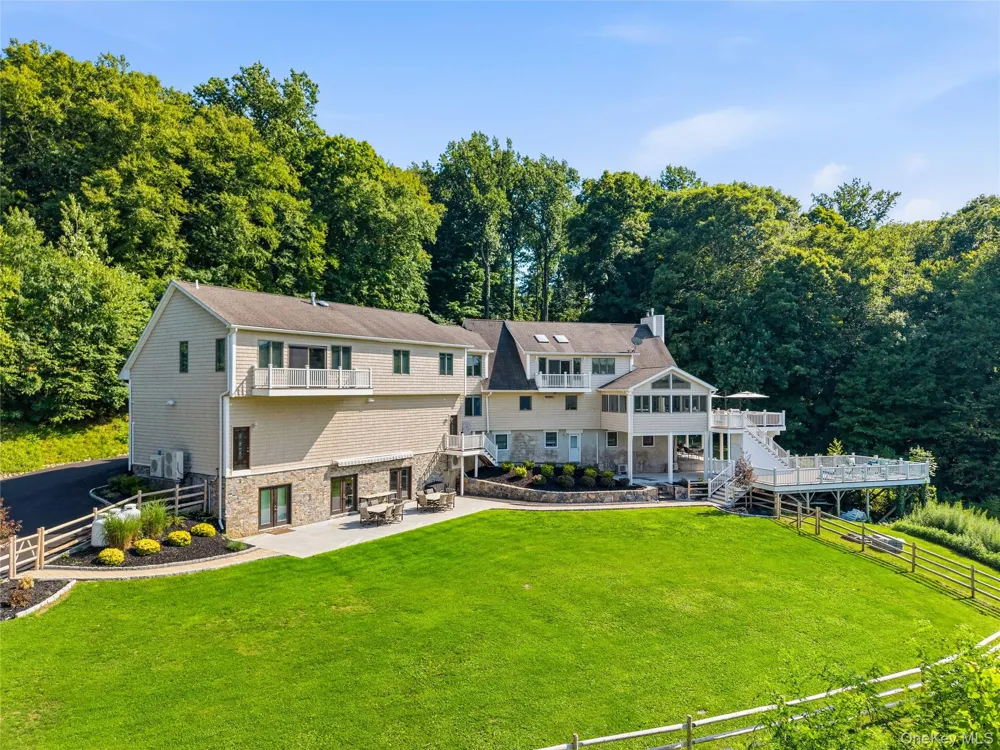 39 Julia Court Mahopac, NY 10541
