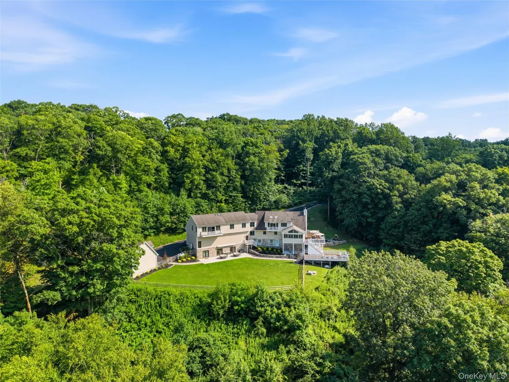 39 Julia Court Mahopac, NY 10541