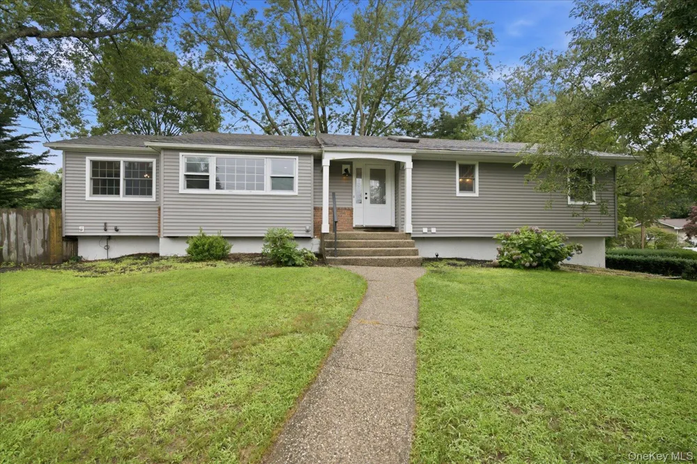 37 Storyland Lane East Setauket, NY 11733