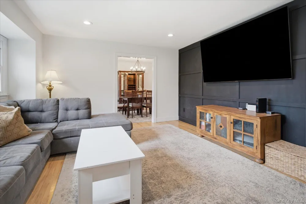 37 Storyland Lane East Setauket, NY 11733