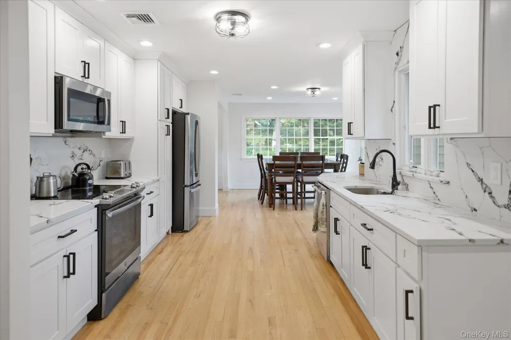 37 Storyland Lane East Setauket, NY 11733