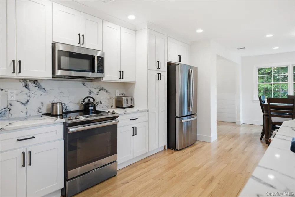 37 Storyland Lane East Setauket, NY 11733