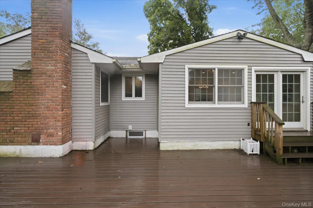 37 Storyland Lane East Setauket, NY 11733