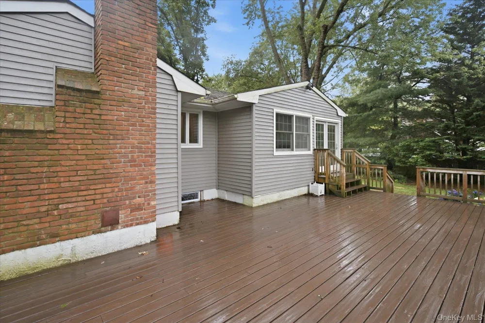 37 Storyland Lane East Setauket, NY 11733