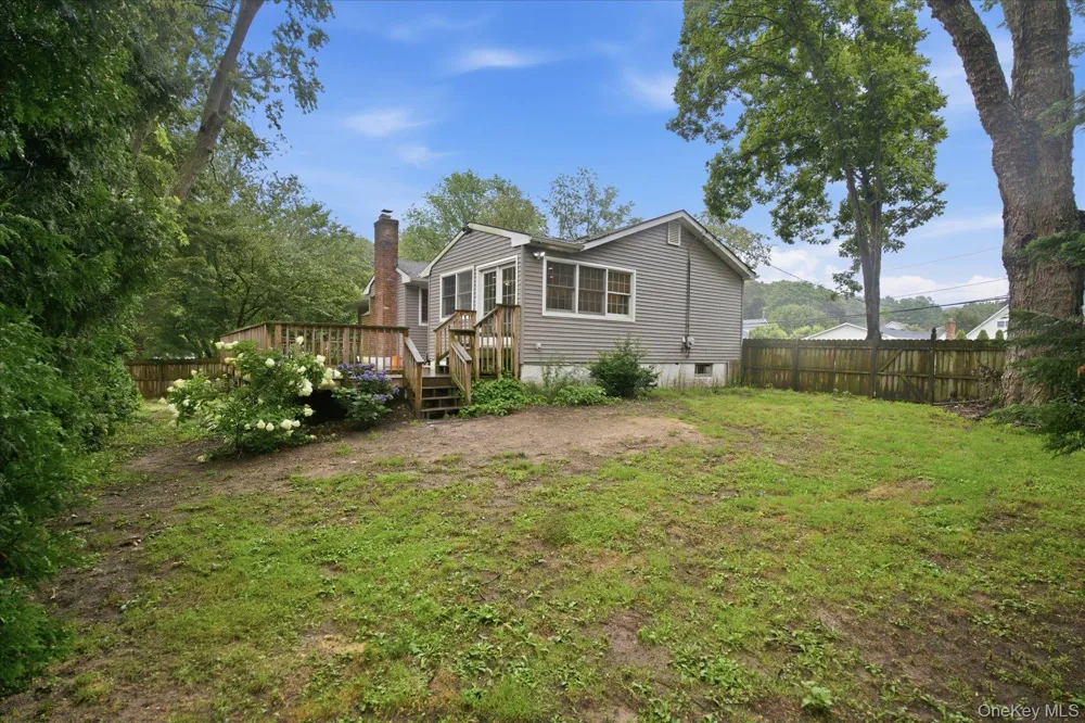 37 Storyland Lane East Setauket, NY 11733