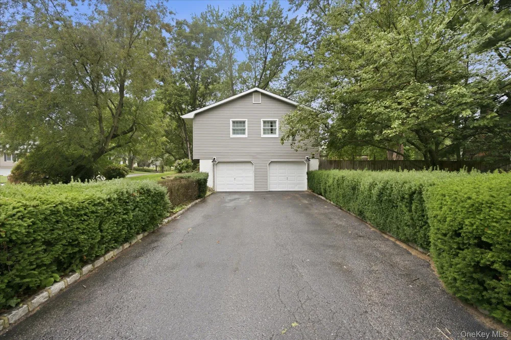 37 Storyland Lane East Setauket, NY 11733