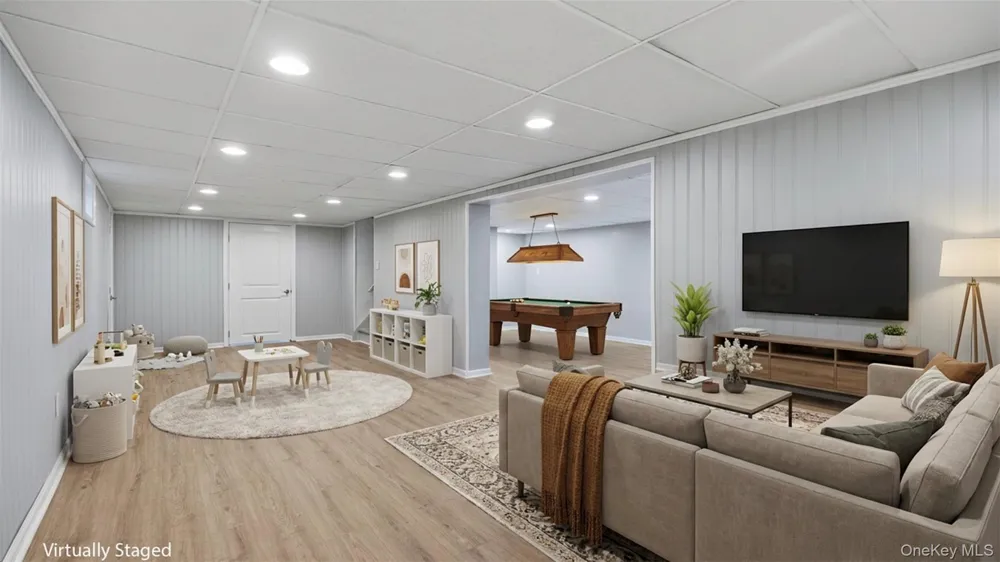 37 Storyland Lane East Setauket, NY 11733