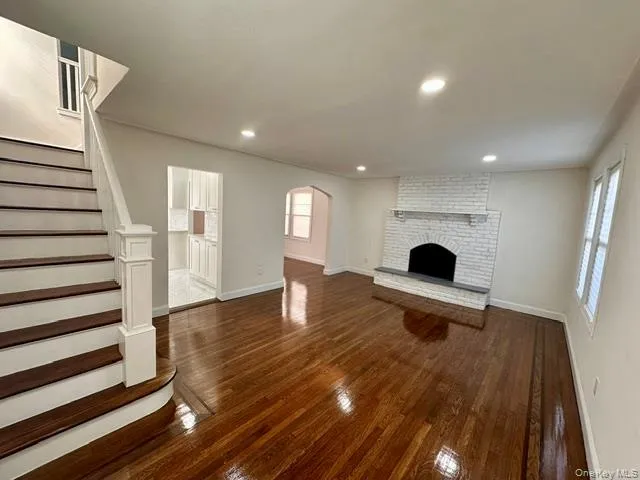 1424 Kiefer Avenue Elmont, NY 11003