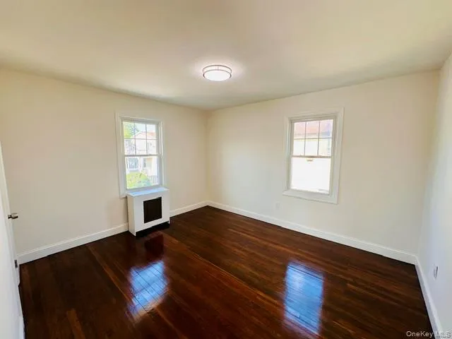 1424 Kiefer Avenue Elmont, NY 11003