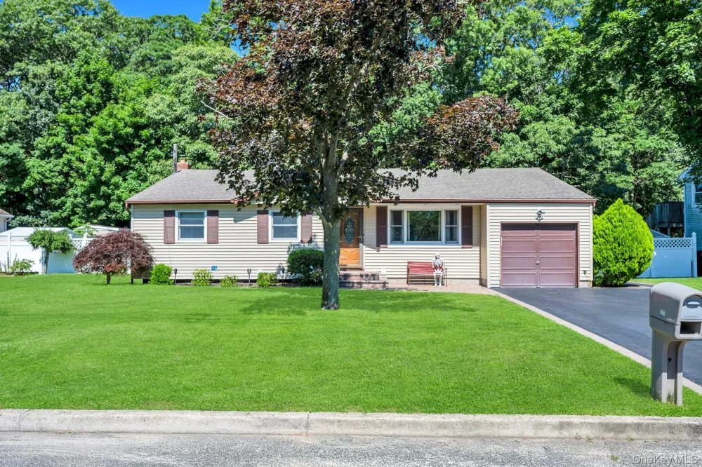 25 Walter Drive Nesconset, NY 11767
