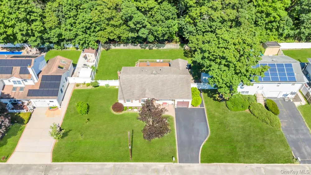 25 Walter Drive Nesconset, NY 11767
