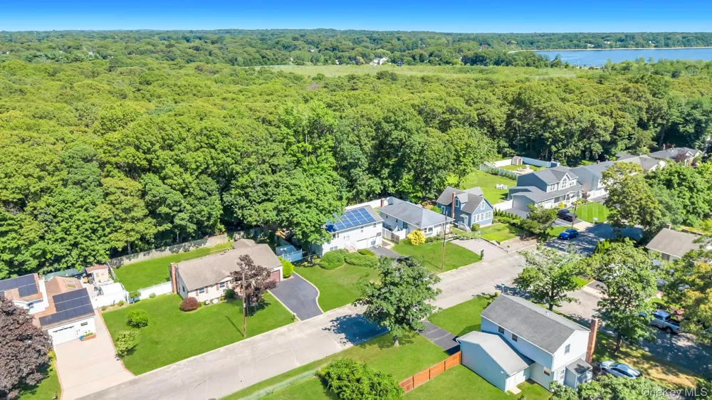 25 Walter Drive Nesconset, NY 11767